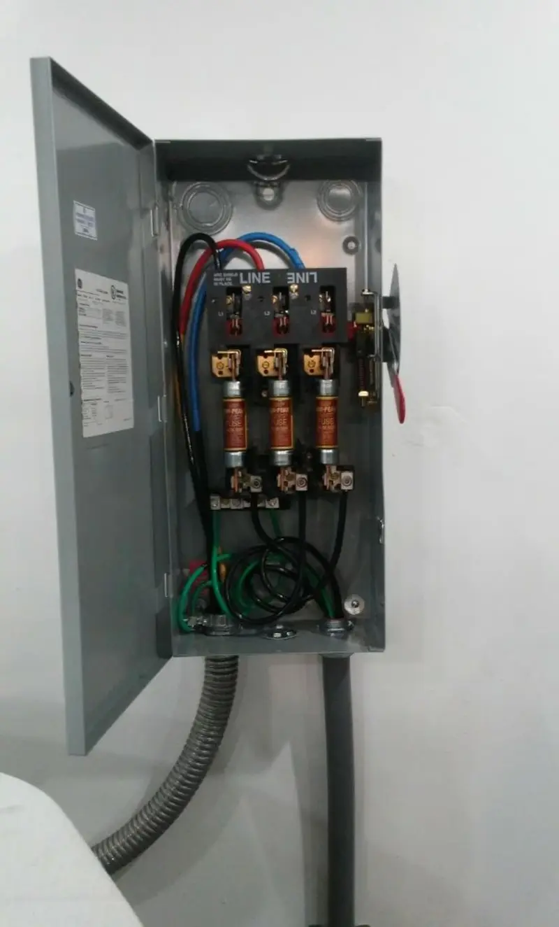 Three-phase disconnect switch installed for Smoke Detector Installation in Dry Run
